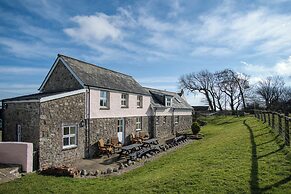 Bunk House - 4 Bedroom - Llangenith