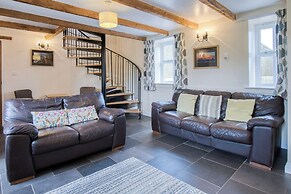 Bunk House - 4 Bedroom - Llangenith