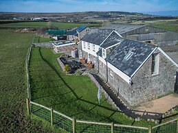 Bunk House - 4 Bedroom - Llangenith