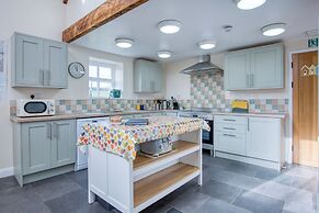 Bunk House - 4 Bedroom - Llangenith