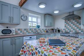 Bunk House - 4 Bedroom - Llangenith