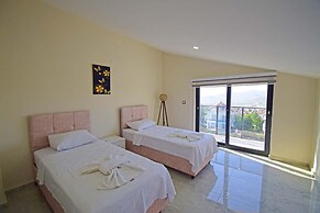 Stunning 4-bed Villa: Private Pool, Sauna & Hammam