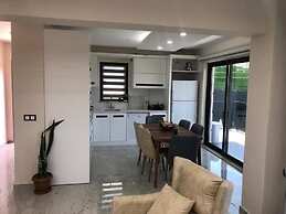 Stunning 4-bed Villa: Private Pool, Sauna & Hammam