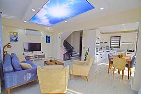 Stunning 4-bed Villa: Private Pool, Sauna & Hammam
