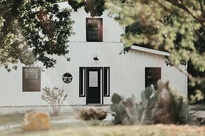 Towering Oaks Event & Retreat Center