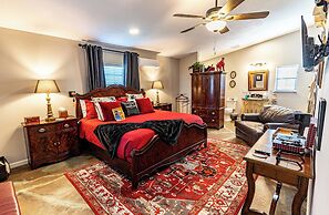 Towering Oaks Event & Retreat Center