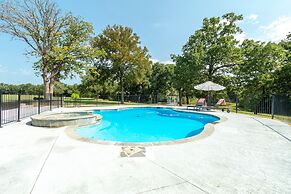Towering Oaks Event & Retreat Center