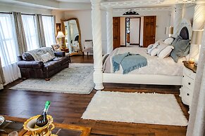 Towering Oaks Event & Retreat Center
