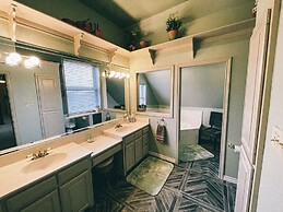 Towering Oaks Event & Retreat Center