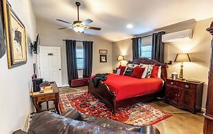 Towering Oaks Event & Retreat Center