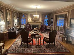 Pendleton House Historic Inn and B&B