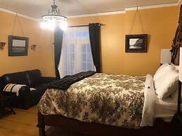 Pendleton House Historic Inn and B&B