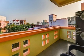 Goroomgo Moon CT Road Puri