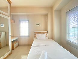 Cozy 2Br At Pinewood Apartment