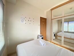 Cozy 2Br At Pinewood Apartment