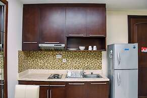 Elegant And Comfort 1Br + Extra Room Apartment At Bellagio Residence