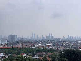 Cozy Living 2Br Green Pramuka City Apartment Next To Mall