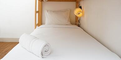 Minimalist And Comfy 2Br Signature Park Grande Apartment