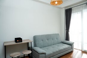 Minimalist And Comfy 2Br Signature Park Grande Apartment