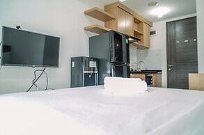 Stunning And Comfy Studio Amazana Serpong Apartment