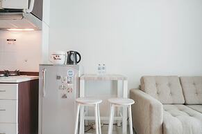 Comfort 1Br Apartment With Study Room At Woodland Park Residence