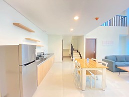 Fabulous 2Br Loft Apartment With Private Bathub At El Royale