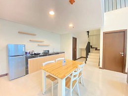 Fabulous 2Br Loft Apartment With Private Bathub At El Royale