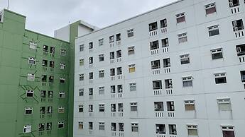 Nice And Cozy Living 2Br At Green Pramuka City Apartment