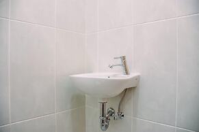 Nice And Cozy Studio At Evenciio Apartment