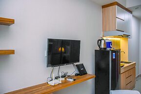 Nice And Cozy Studio At Evenciio Apartment