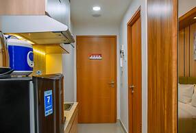 Nice And Cozy Studio At Evenciio Apartment