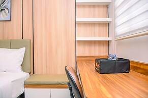 Nice And Cozy Studio At Evenciio Apartment