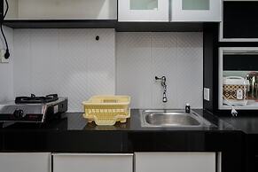 Simply Monochrome And Minimalist Studio At Serpong Greenview Apartment