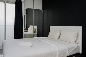 Simply Monochrome And Minimalist Studio At Serpong Greenview Apartment