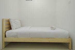 Cozy Living And Simply 2Br At Bassura City Apartment