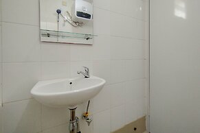 Cozy Living And Simply 2Br At Bassura City Apartment