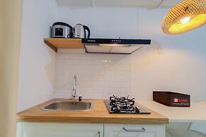 Cozy Living And Simply 2Br At Bassura City Apartment