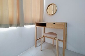 Cozy Living And Simply 2Br At Bassura City Apartment