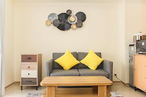 Comfortable 2Br With Study Room At Meikarta Apartment