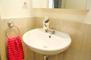 Comfortable 2Br With Study Room At Meikarta Apartment