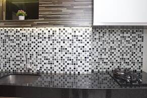 Modern & Contemporary Studio At Beverly Dago Apartment Near Itb