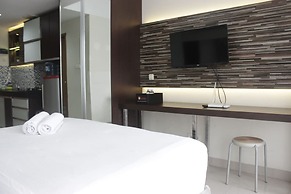 Modern & Contemporary Studio At Beverly Dago Apartment Near Itb