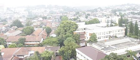 Modern & Contemporary Studio At Beverly Dago Apartment Near Itb