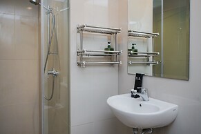 Comfortable And Nice 1Br At M-Town Signature Apartment