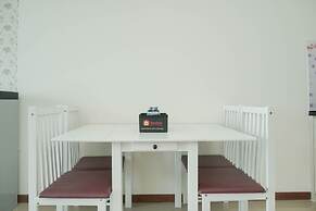 Comfort And Elegant 1Br Green Bay Condominium Apartment