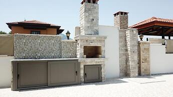 Stunning 4-bed Villa Grey 4 Bedrooms Private Pool