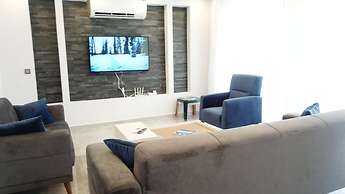 Stunning 4-bed Villa Grey 4 Bedrooms Private Pool