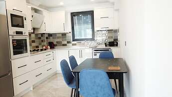 Stunning 4-bed Villa Grey 4 Bedrooms Private Pool