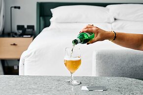 Courtyard By Marriott Melbourne Flagstaff Gardens