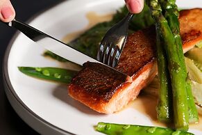 Courtyard By Marriott Melbourne Flagstaff Gardens